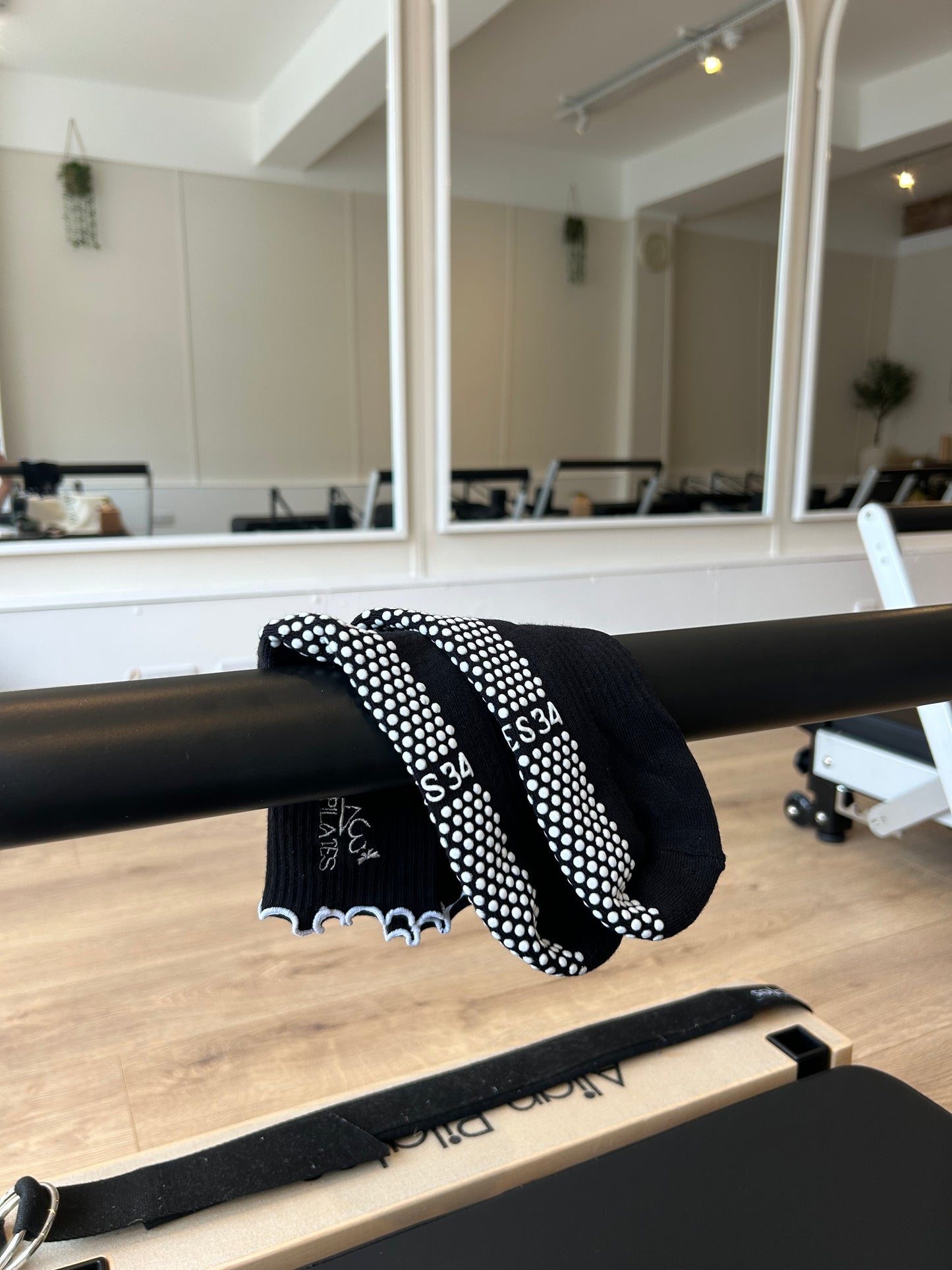 Black Frill Bundle 2 Pairs